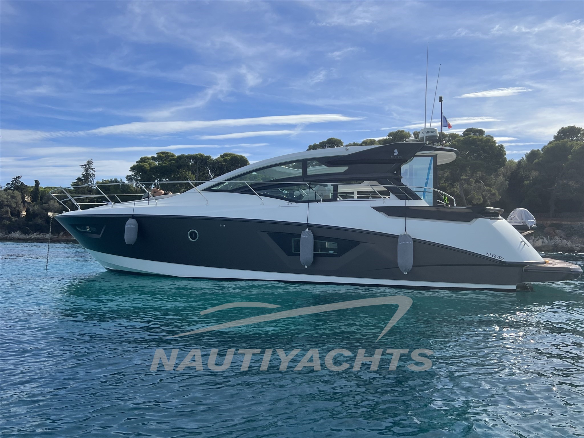 slider 1 Beneteau Gran Turismo 46